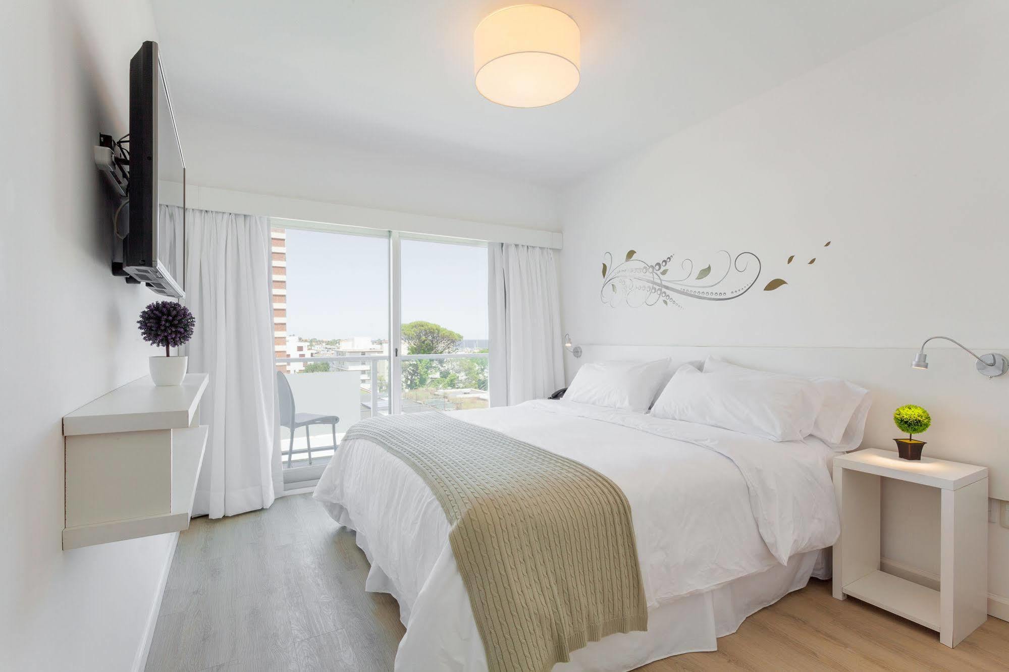 20 Hotel Punta del Este Exterior photo